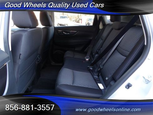 Used 2018 Nissan Rogue SV w/ Sun & Sound Touring Package image 13