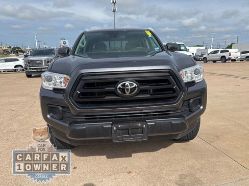 Used 2022 Toyota Tacoma SR w/ SR Convenience Package RWD image 2