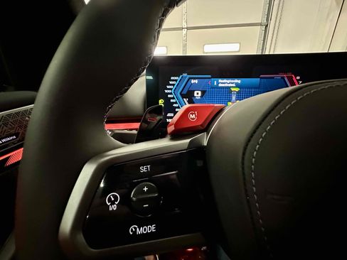 Used 2026 BMW M5 w/ Carbon Package image 28