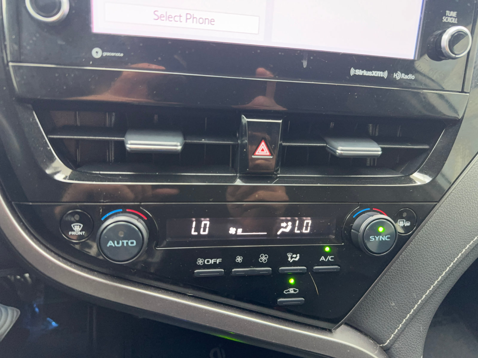 Used 2021 Toyota Camry XSE FWD image 19