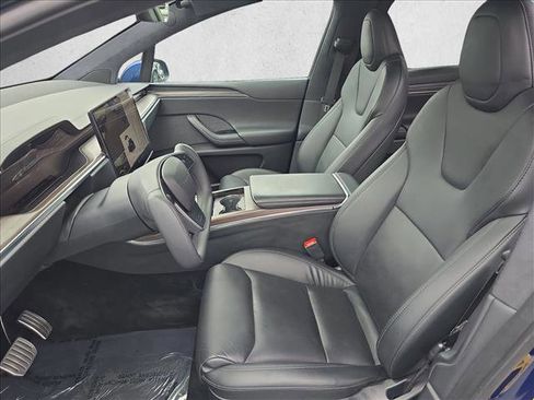 Used 2022 Tesla Model X image 15