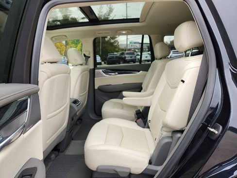 Used 2021 Cadillac XT6 Premium Luxury image 23