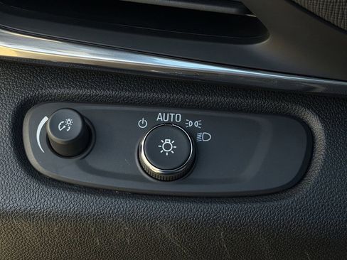 Used 2024 Buick Envista Preferred w/ Convenience I Package image 21