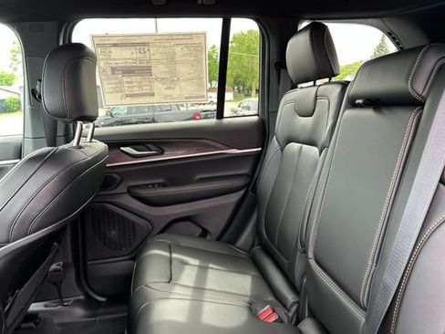 New 2026 Jeep Grand Cherokee Limited AWD/4WD image 22