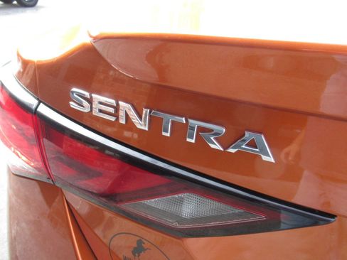 Used 2021 Nissan Sentra SR w/ SR Premium Package image 10