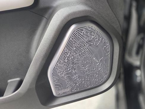 New 2025 GMC Hummer EV 2X image 32