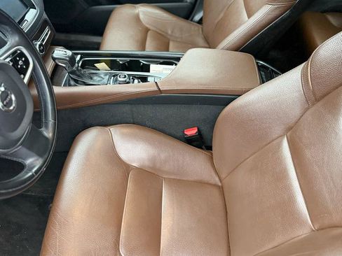 Used 2019 Volvo XC90 T6 Momentum w/ Advanced Package image 7