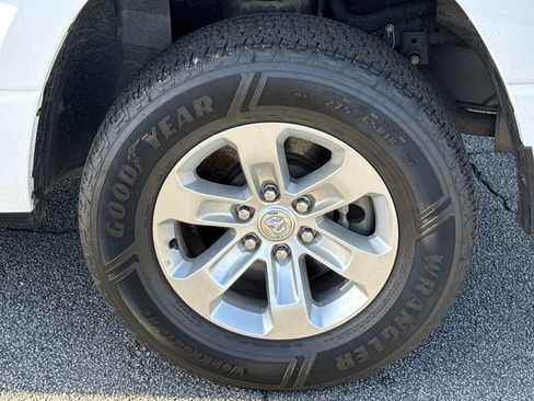 Used 2024 RAM 1500 Laramie image 19