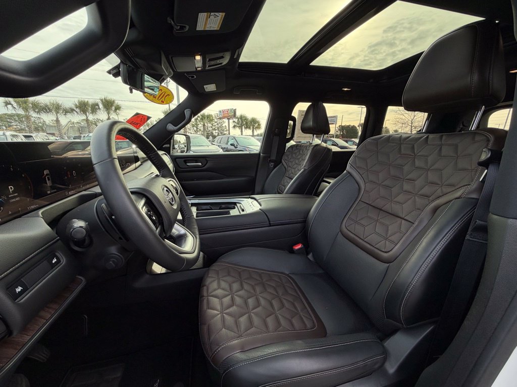 Used 2025 Nissan Armada Platinum AWD/4WD image 12