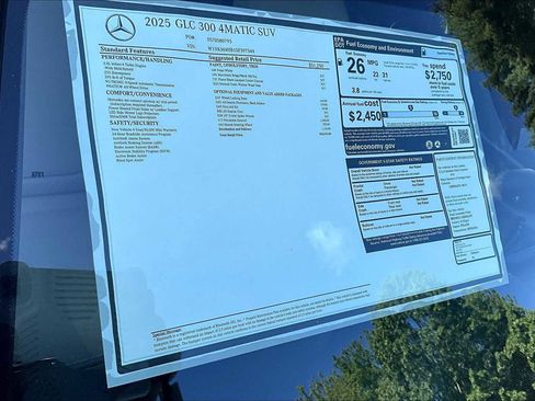 Used 2025 Mercedes-Benz GLC 300 4MATIC image 17