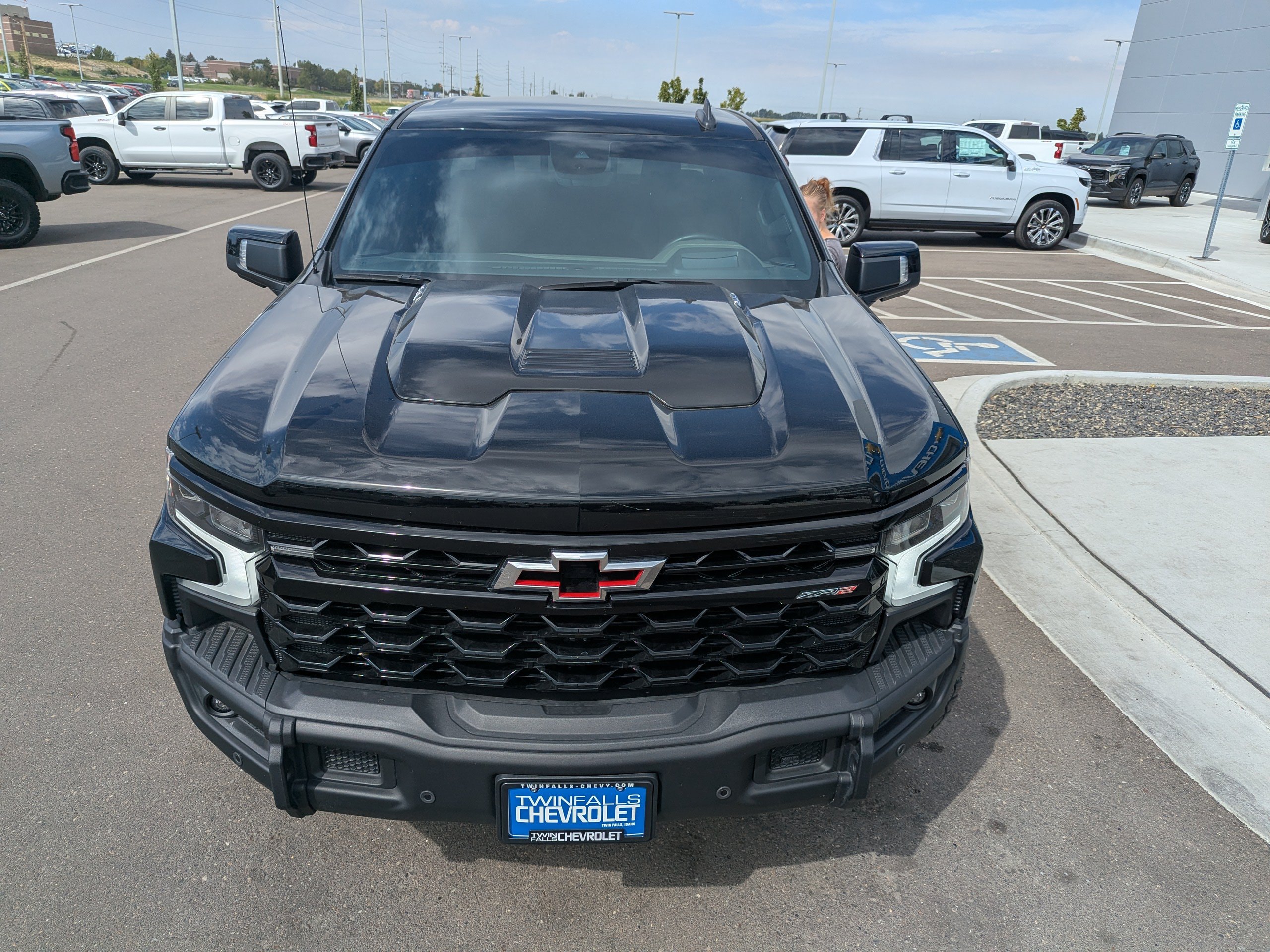 Used 2024 Chevrolet Silverado 1500 ZR2 w/ ZR2 Bison Edition AWD/4WD image 5