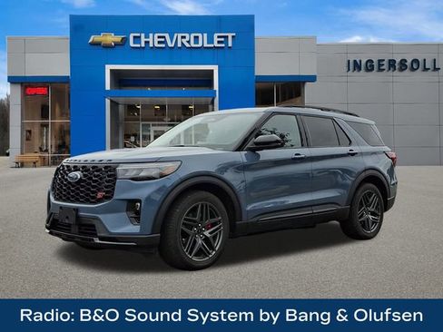 Used 2025 Ford Explorer ST image 4