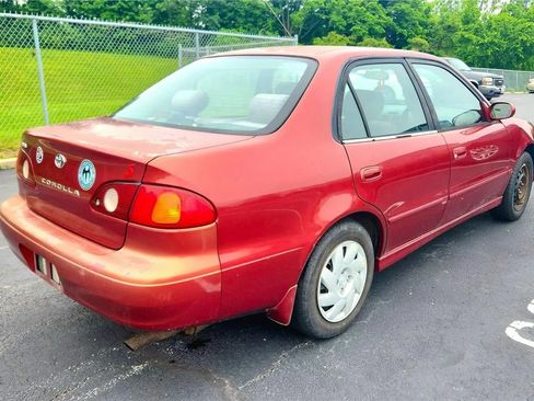 Used 2001 Toyota Corolla CE FWD image 2