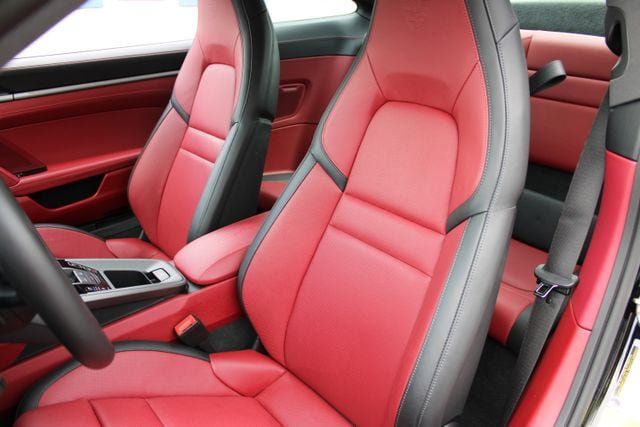 Used 2025 Porsche 911 Carrera RWD image 10