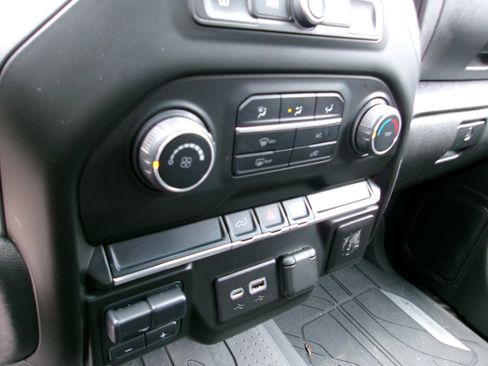 Used 2021 Chevrolet Silverado 1500 Custom w/ Custom Max Trailering Package image 16