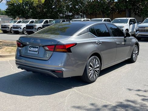 Used 2023 Nissan Altima 2.5 SV FWD image 7