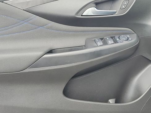 Used 2024 Buick Envista Sport Touring FWD image 18