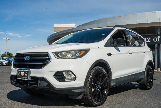 Used 2018 Ford Escape SE w/ SE Sport Appearance Package AWD/4WD image 3
