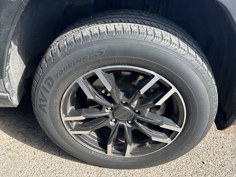 Used 2019 Toyota RAV4 LE w/ Carpet Mat Package FWD image 7