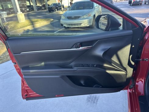 Certified 2022 Toyota Camry SE image 14