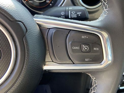 Used 2023 Jeep Gladiator Overland image 38