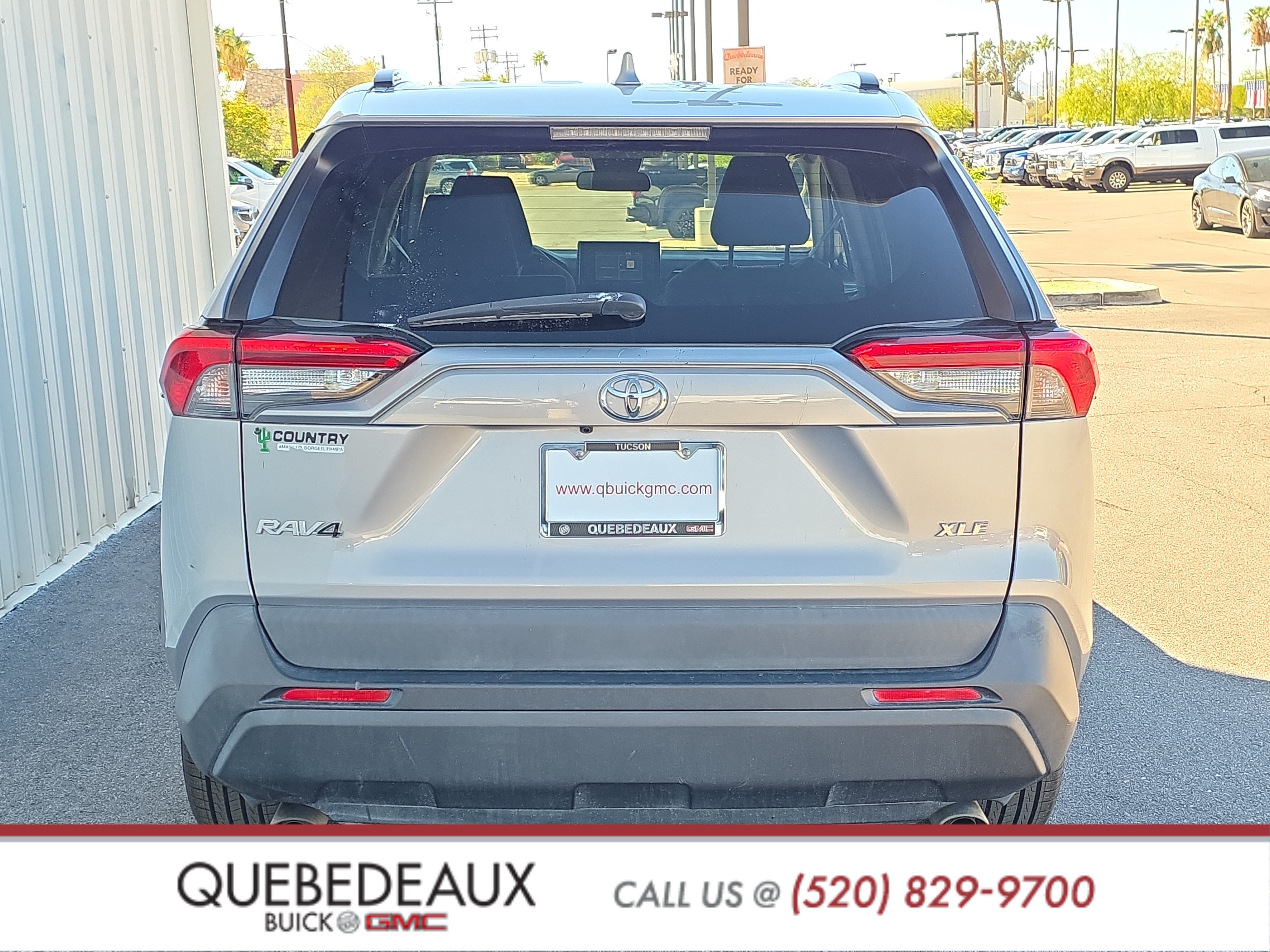 Used 2020 Toyota RAV4 XLE FWD image 3