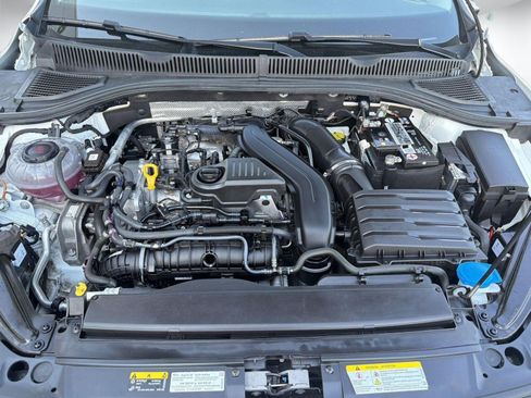 Certified 2022 Volkswagen Jetta SE FWD image 25