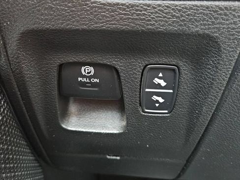 Used 2022 RAM 1500 Laramie AWD/4WD image 30