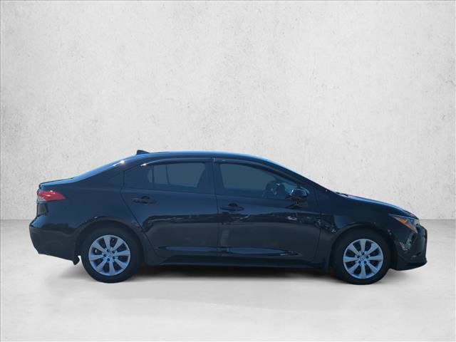 Certified 2025 Toyota Corolla LE FWD image 4