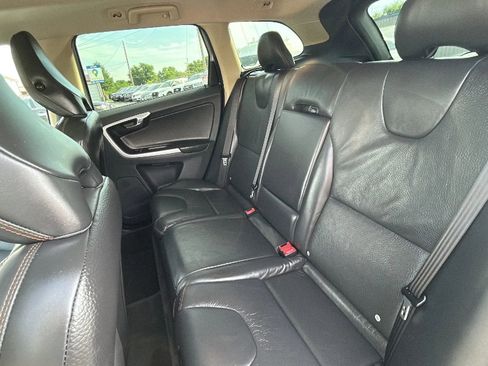 Used 2010 Volvo XC60 T6 AWD/4WD image 28