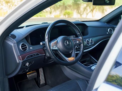 Used 2019 Mercedes-Benz S 450 Sedan image 18