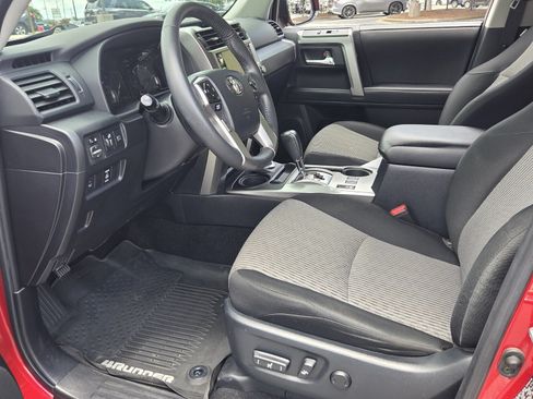 Used 2020 Toyota 4Runner SR5 AWD/4WD image 14