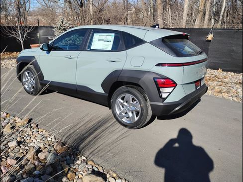 New 2026 Hyundai Kona SE image 3