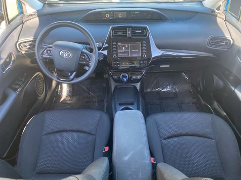 Used 2022 Toyota Prius LE image 10