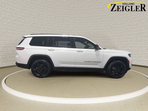 Used 2023 Jeep Grand Cherokee L Laredo AWD/4WD image 4