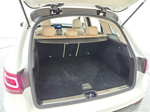 Used 2021 Mercedes-Benz GLC 300 image 21