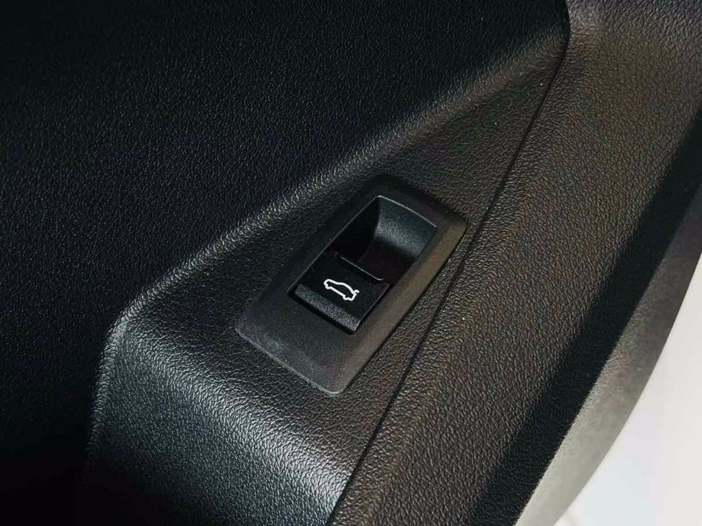 Used 2025 BMW 228i xDrive w/ Premium Package AWD/4WD image 37