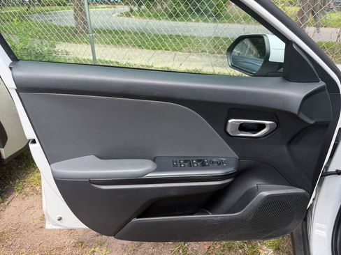 Used 2025 Kia K4 FWD image 18