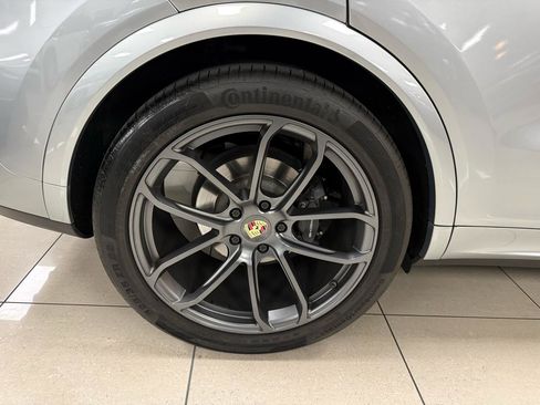 Used 2020 Porsche Cayenne image 41