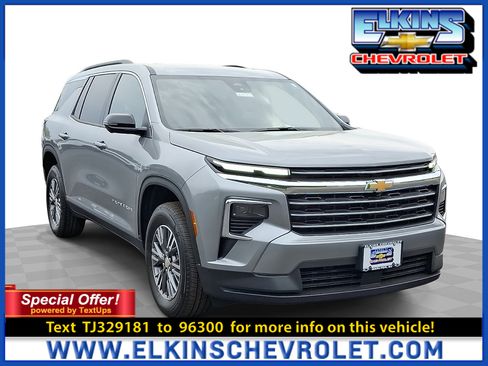 Used 2026 Chevrolet Traverse LT w/ Driver Confidence Package AWD/4WD image 1