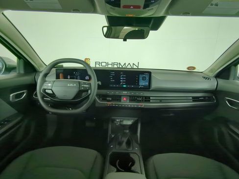 New 2025 Kia K4 LXS image 20