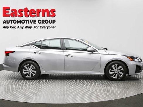 Used 2023 Nissan Altima 2.5 S FWD image 4