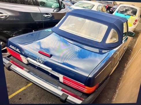 Used 1988 Mercedes-Benz 560 SL image 3