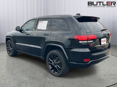 Used 2021 Jeep Grand Cherokee Laredo X RWD image 4