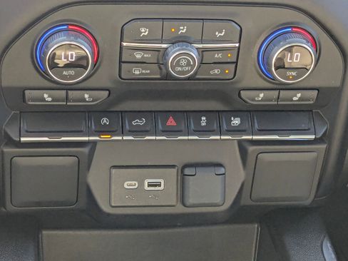 Used 2022 Chevrolet Silverado 1500 RST image 16