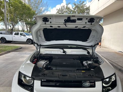 Used 2024 Land Rover Defender 110 S image 12