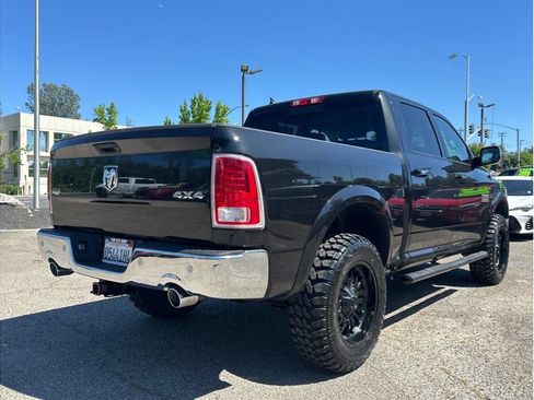 Used 2017 RAM 1500 Laramie w/ Convenience Group AWD/4WD image 8