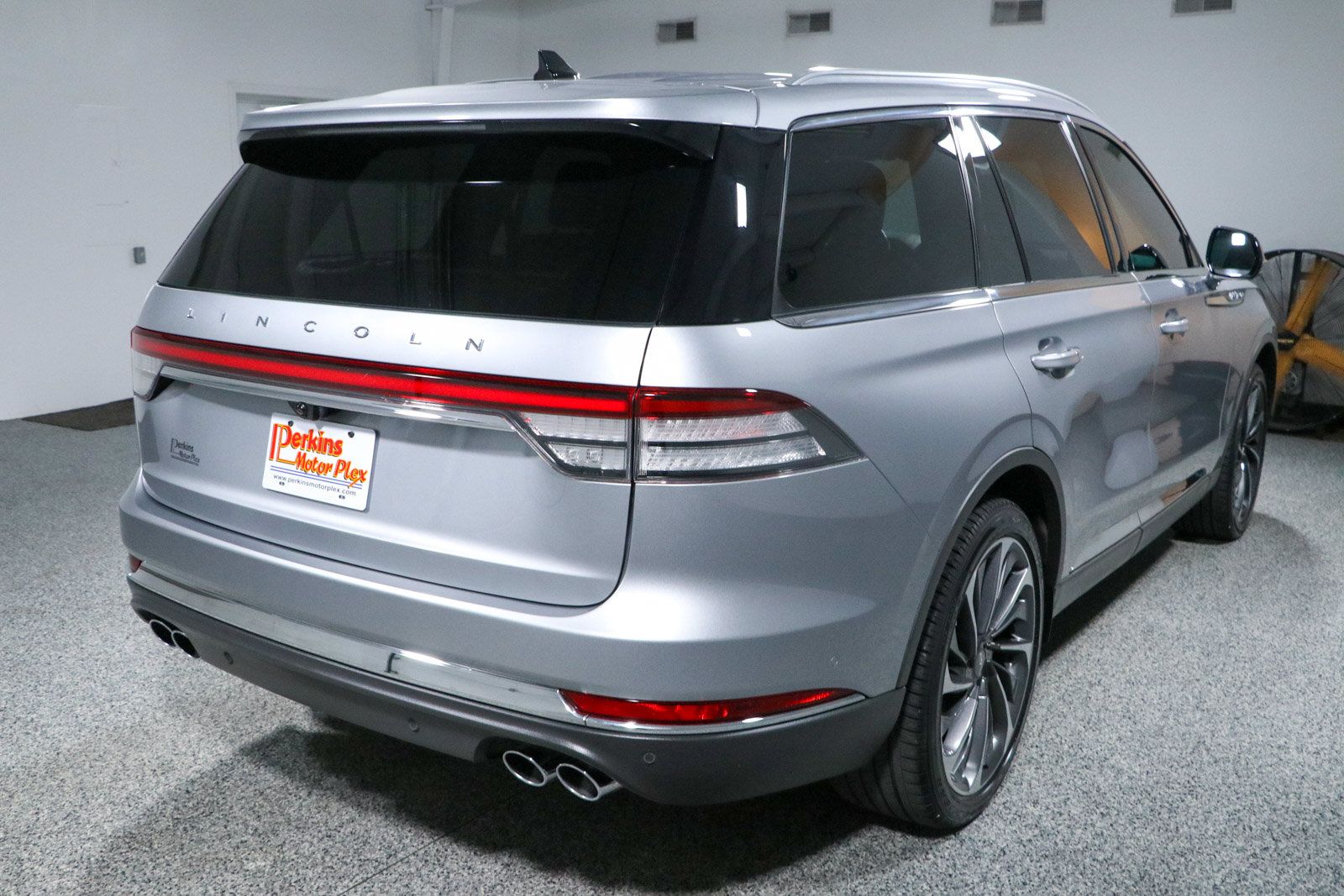 Used 2022 Lincoln Aviator Reserve w/ Equipment Group 201A AWD/4WD image 7