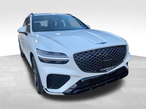 Used 2024 Genesis GV70 2.5T Sport Prestige w/ Sport Prestige Package image 2