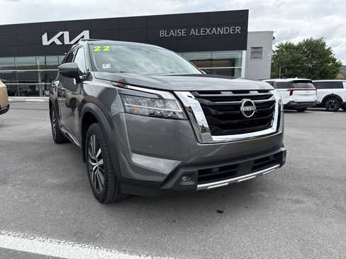 Used 2022 Nissan Pathfinder Platinum w/ Cargo Package AWD/4WD image 1